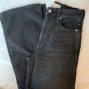Madewell 27P 11" High-Rise Flare Jeans in Bankside